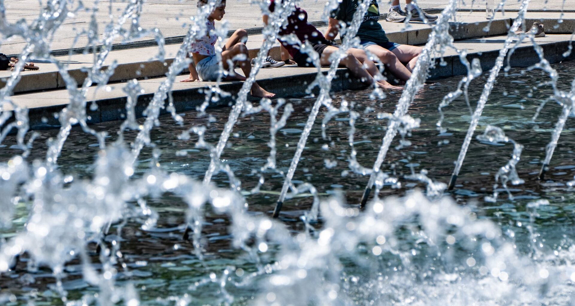 Forecasters cite 'dangerous' conditions as heat scorches Midwest while on its way to the East