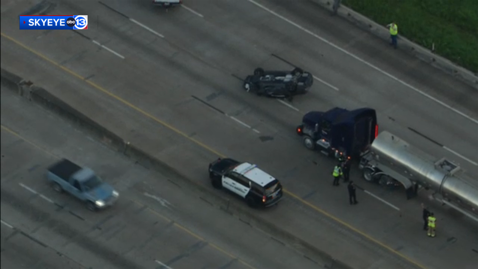 13 Alert Traffic: Rollover crash blocking SH 225 westbound before Independence Parkway: TranStar