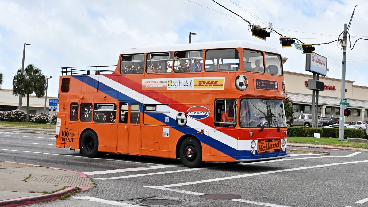Dutch Orange Bus reaches Texas ahead of World Cup game vs Japan – NBC 5 Dallas-Fort Worth