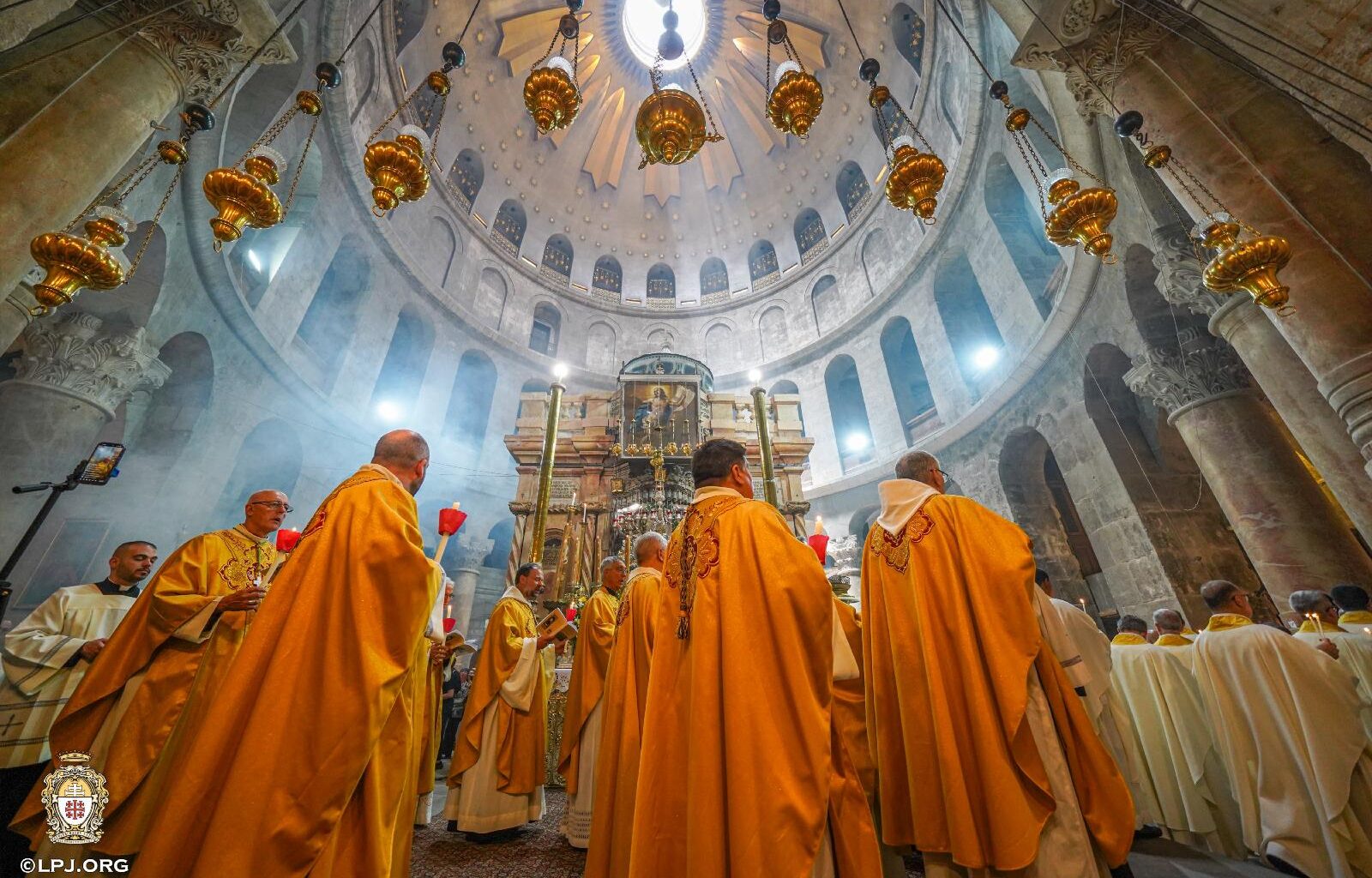 Corpus Christi a reminder of the strength of life over death, Jerusalem patriarch says