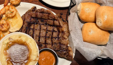 'Cost-Performance Steak': Tourist Accidentally Nails Texas Roadhouse — Regulars Go Buck Wild