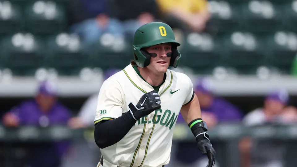 Oregon's <a class="link " href="https://sports.yahoo.com/mlb/players/11050/" data-i13n="sec:content-canvas;subsec:anchor_text;elm:context_link" data-ylk="slk:Drew Smith;sec:content-canvas;subsec:anchor_text;elm:context_link;itc:0" data-yga="{"yLinkElement":"context_link","yModuleName":"content-canvas","yLinkText":"Drew Smith","ySubModuleName":"anchor_text","yHasCommerce":false}">Drew Smith</a> (17) runs to first base during an NCAA baseball game against Northwestern on Sunday, March 22, 2026, in Eugene, Ore. (AP Photo/Amanda Loman) (Amanda Loman/AP)