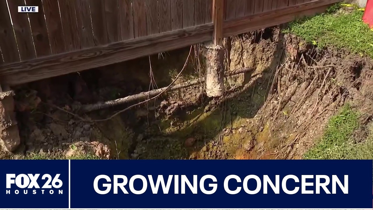 Houston sinkhole grows near business, residence