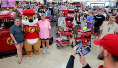 Fort Worth organizes Buc’ee’s-and-more shuttles as World Cup visitors embrace Americana