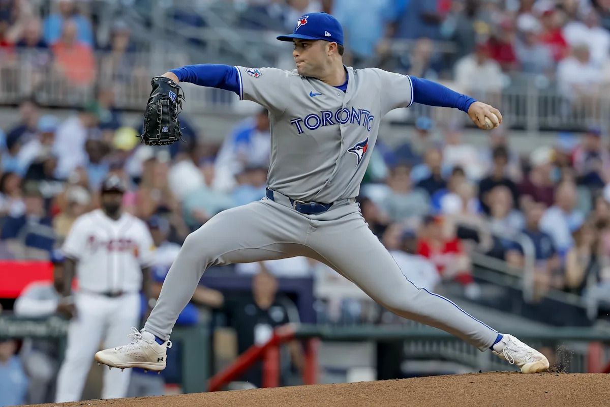 Chad Dallas combines with 5 Toronto pitchers for 4-hitter in MLB debut as Blue Jays stop Braves 7-2
