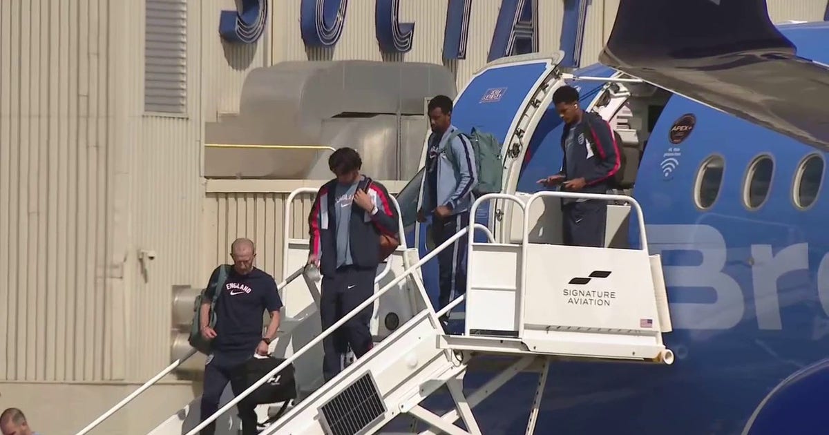 England arrives in Dallas for World Cup match