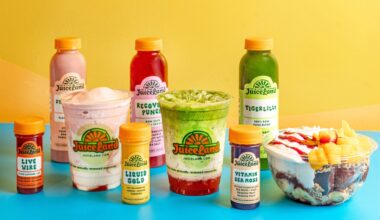 JuiceLand is most well known for fresh juice smoothies and a wide variety of acai bowls, also offering cold-pressed juices. (Courtesy JuiceLand)