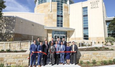 council members cutting a ribbon