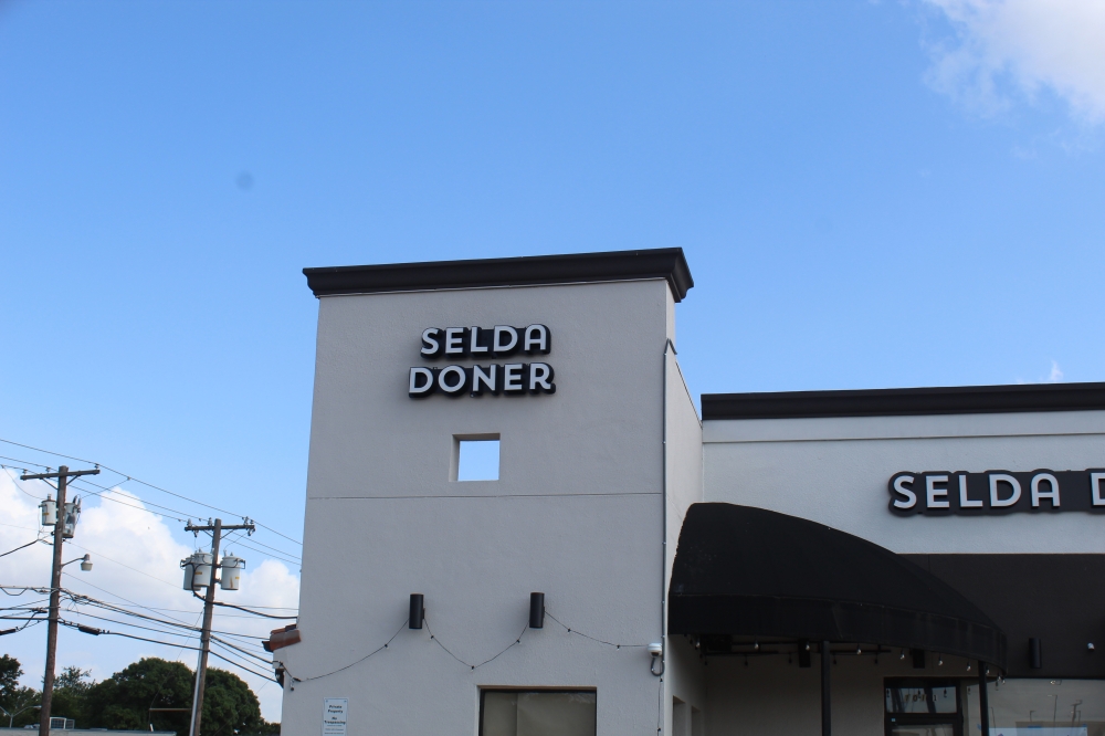 Selda Doner & Gyro is now closed in Richardson's Dal Rich Town Square. (Isabella Zeff/Community Impact)