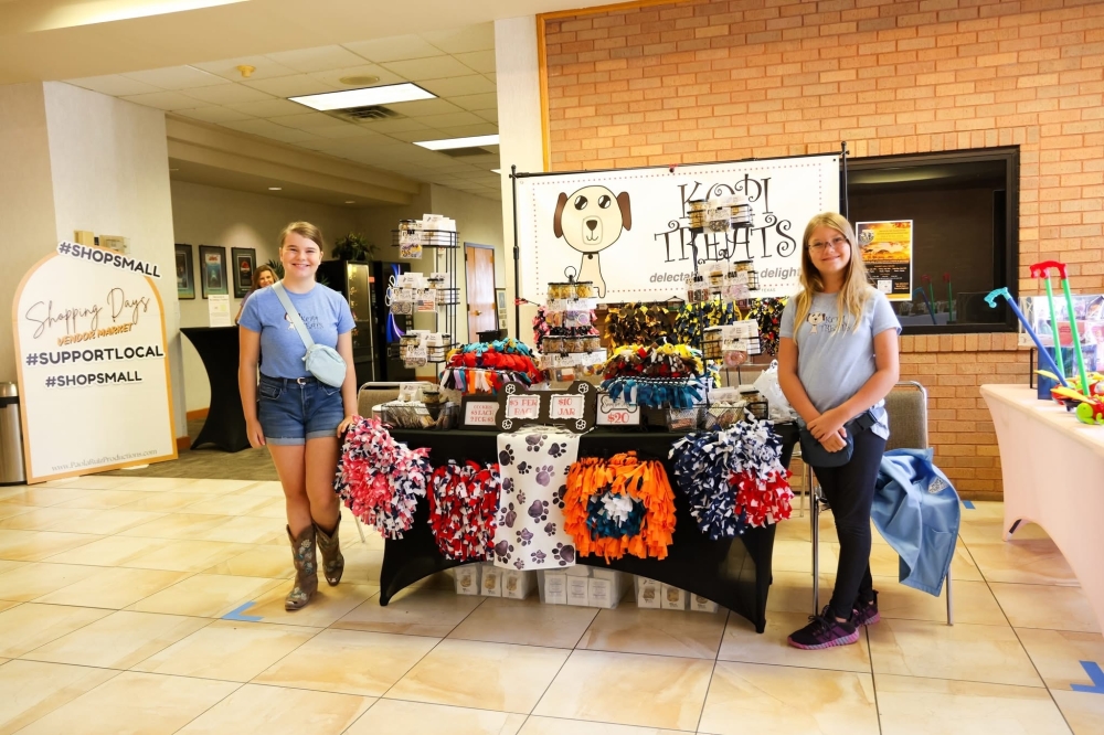 The Shopping Days Vendor Market in Grapevine will feature local vendors, small businesses, live music, giveaways and other activities.