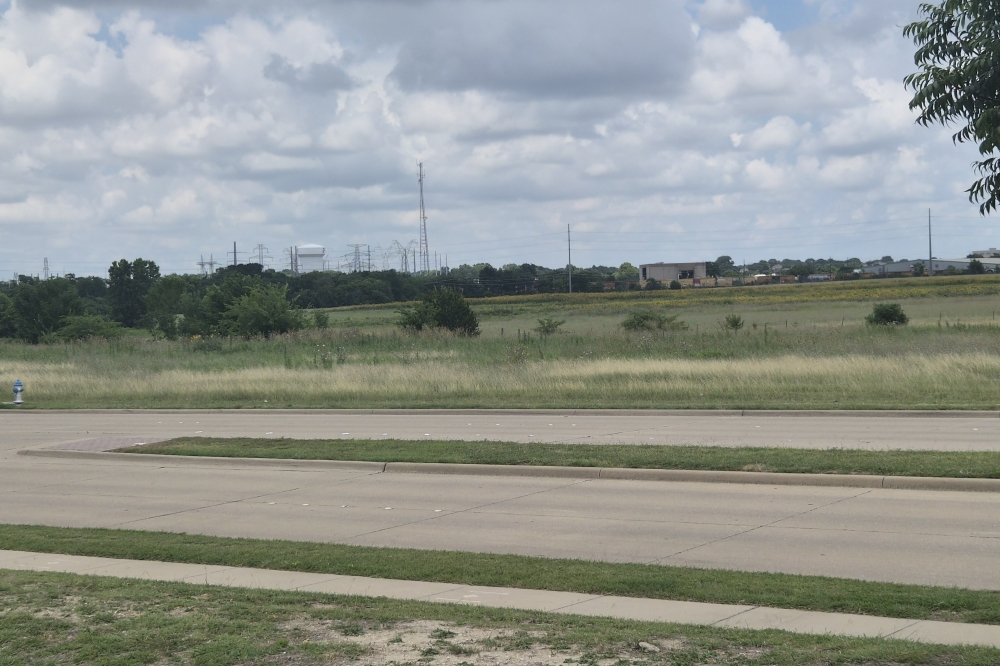 A new multifamily development will be constructed along Mapleshade Lane in Plano. (Patricia Ortiz/Community Impact)