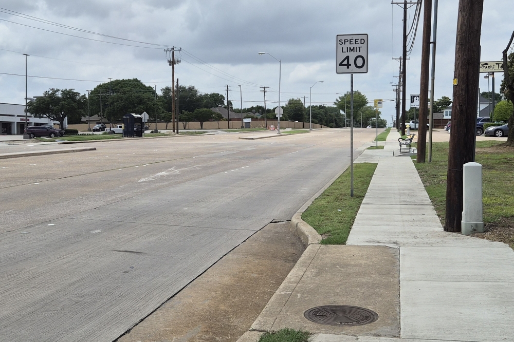 New trees will be planted at the medians along 15th Street, including near Custer Road. (Patricia Ortiz/Community Impact)