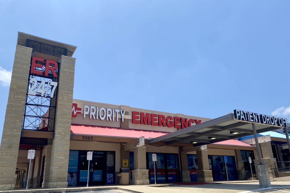 Priority Emergency Center accepts walk-ins 24/7, according to its website. (Katlynn Fox/Community Impact)