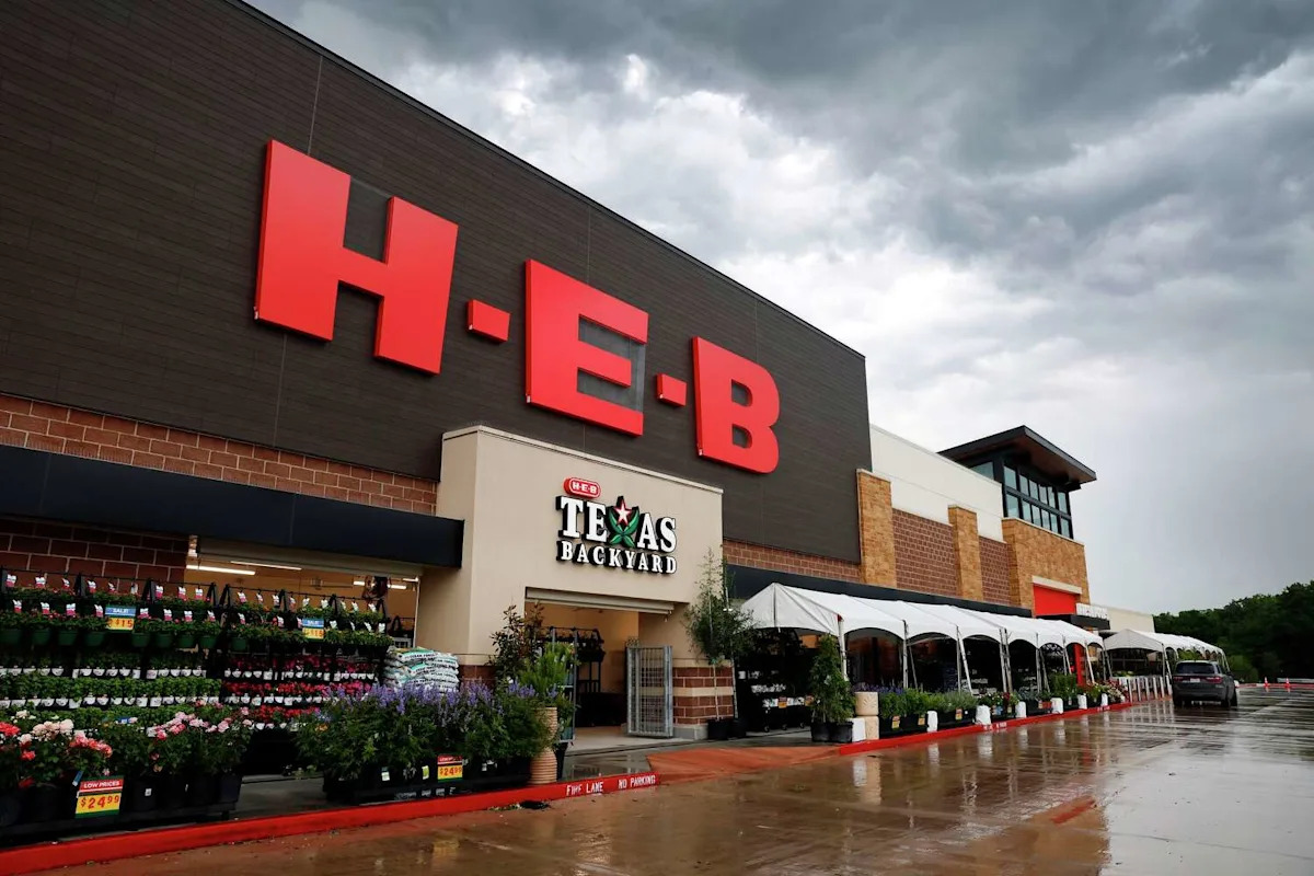 H-E-B eyes store on Fort Worth north side
