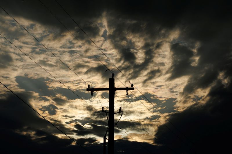Texas grid flags risks as data centers, crypto sites fail voltage tests