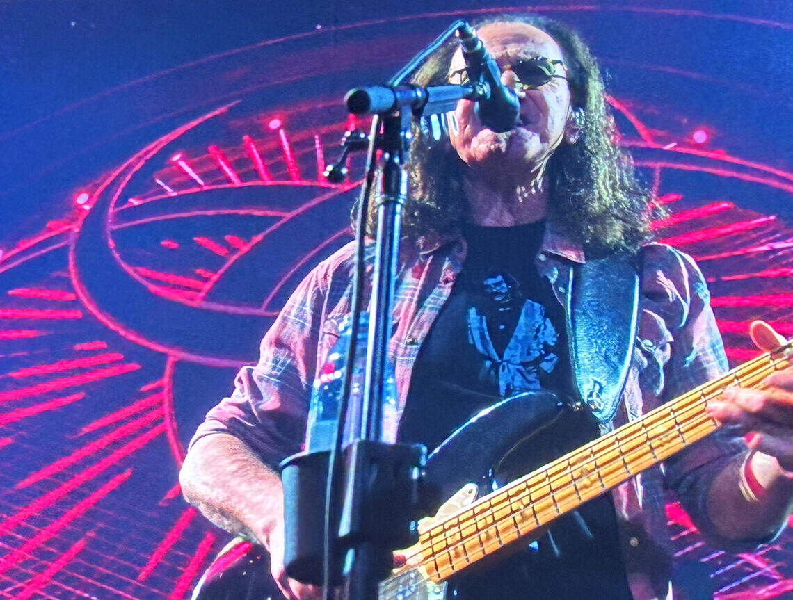 Rush’s Fort Worth show a rocket ship back to the 1970s (minus the weed)