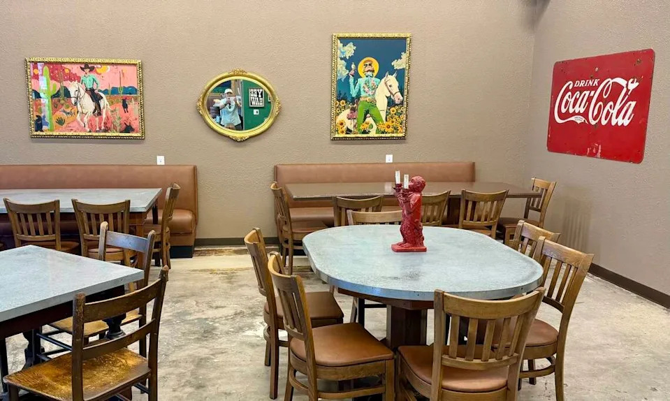 The newly redecorated dining room at the flagship Tommy’s Hamburgers location in Fort Worth.