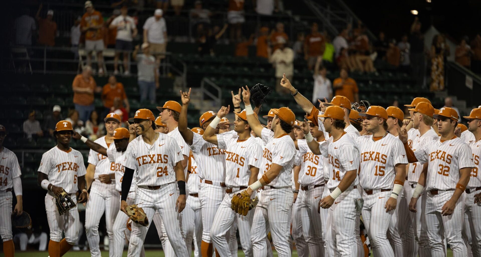 Texas baseball outmatched by Georgia Bulldogs in College World Series opener – The Daily Texan