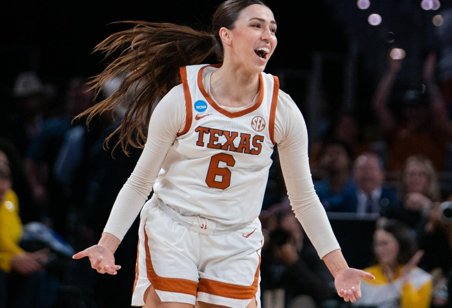 From an unnamed jersey to a program legacy: Sarah Graves’ Texas story continues – The Daily Texan