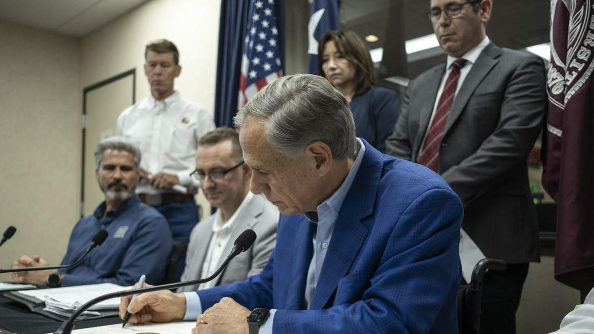 Governor Abbott Announces New Power For Houston | NewsRadio 740 KTRH