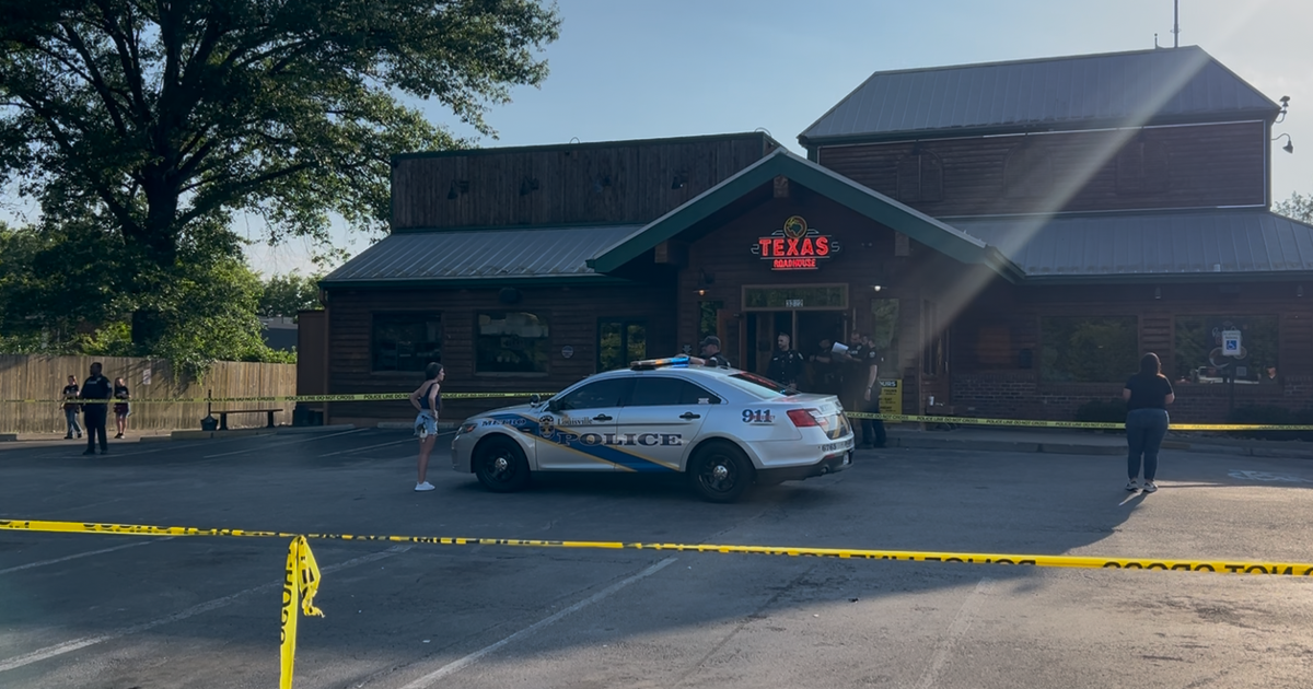Suspect in custody after shooting at Okolona Texas Roadhouse leaves man hospitalized | Local News