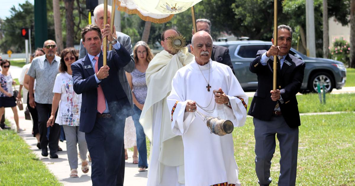 Parishes keep Catholic tradition alive | Palm Beach