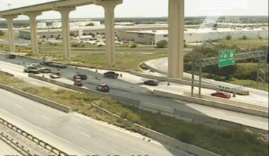 Massive highway closure hits San Antonio after 'major' wreck