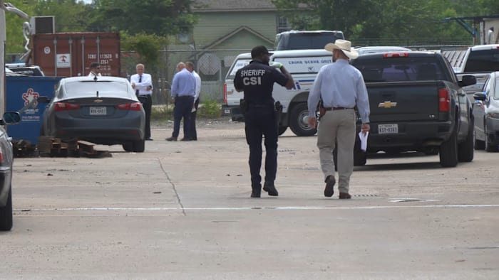 Two males found dead inside vehicle at Aldine auto body shop, HCSO says