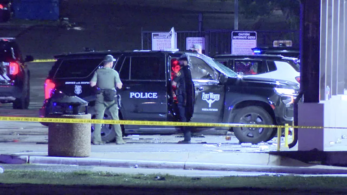 Four injured, including child and police officer, in shooting near Fort Worth park