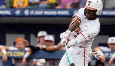 LIVE COVERAGE: Texas baseball hosts Oregon in NCAA Super Regional