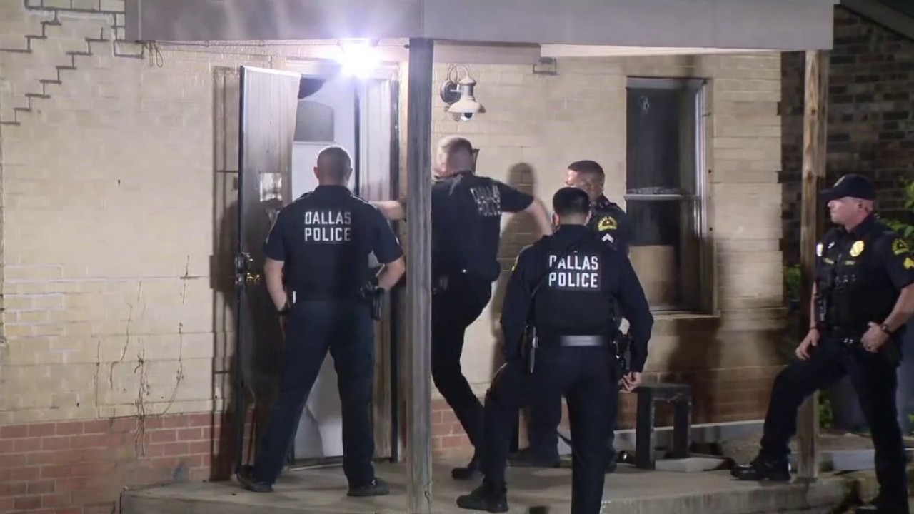 Oak Cliff triple shooting investigation