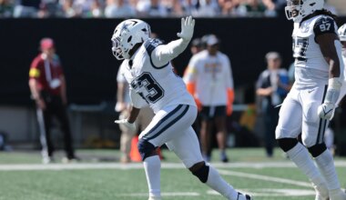 OLB James Houston wins national award; Cowboys boast past 3 winners