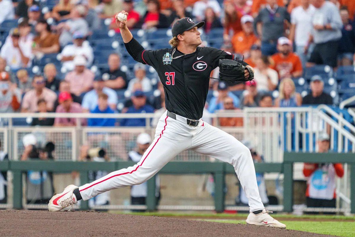 Men’s College World Series: Joey Volchko dominates as Georgia knocks off Texas