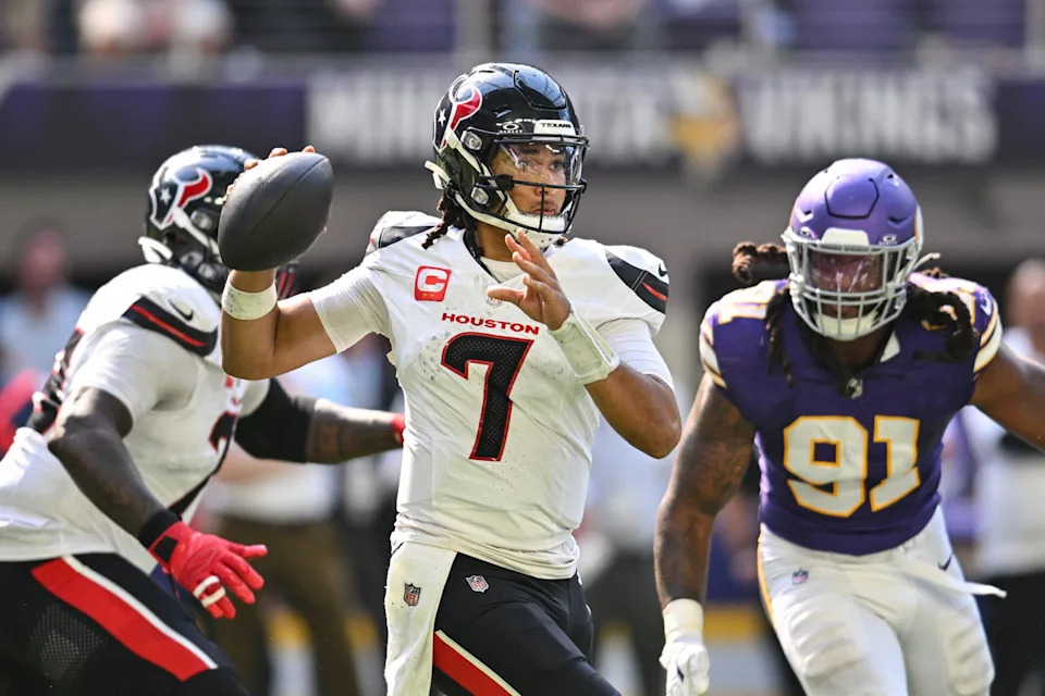 Houston Texans quarterback C.J. Stroud (7) in action against the Minnesota Vikings during the game at U.S. Bank Stadium. Jeffrey Becker-Imagn Images