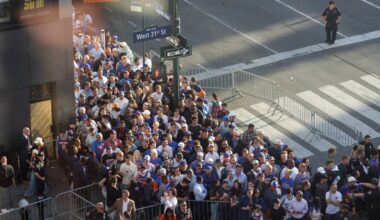Texas Congressman Accuses Knicks Fans Of 'Disgraceful' NBA Finals Behavior