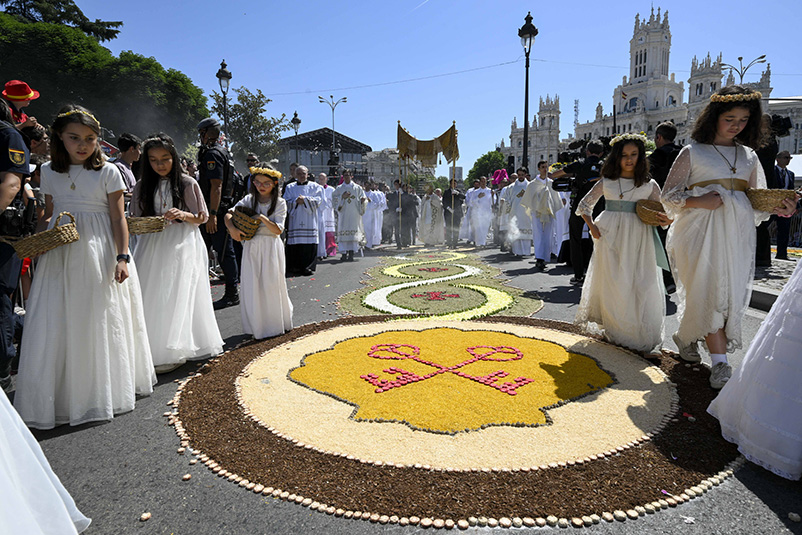 1.2 million people join Pope Leo for Corpus Christi in Spain - Vatican - Chicago Catholic