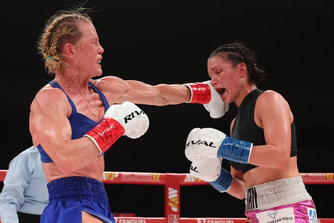Stephanie Han def. Holly Holm, MVPW 03