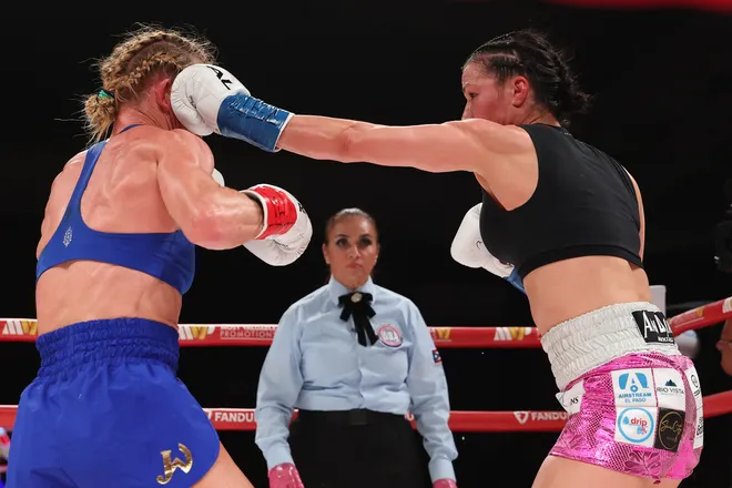 Stephanie Han def. Holly Holm, MVPW 03