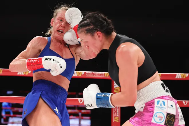 Stephanie Han def. Holly Holm, MVPW 03