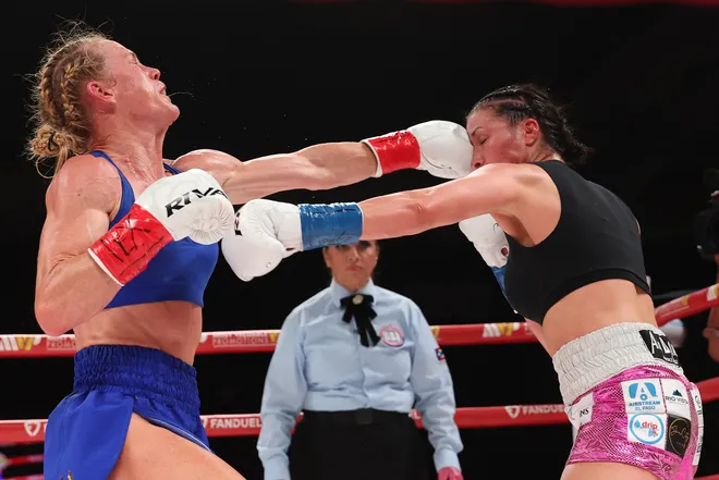 Stephanie Han def. Holly Holm, MVPW 03