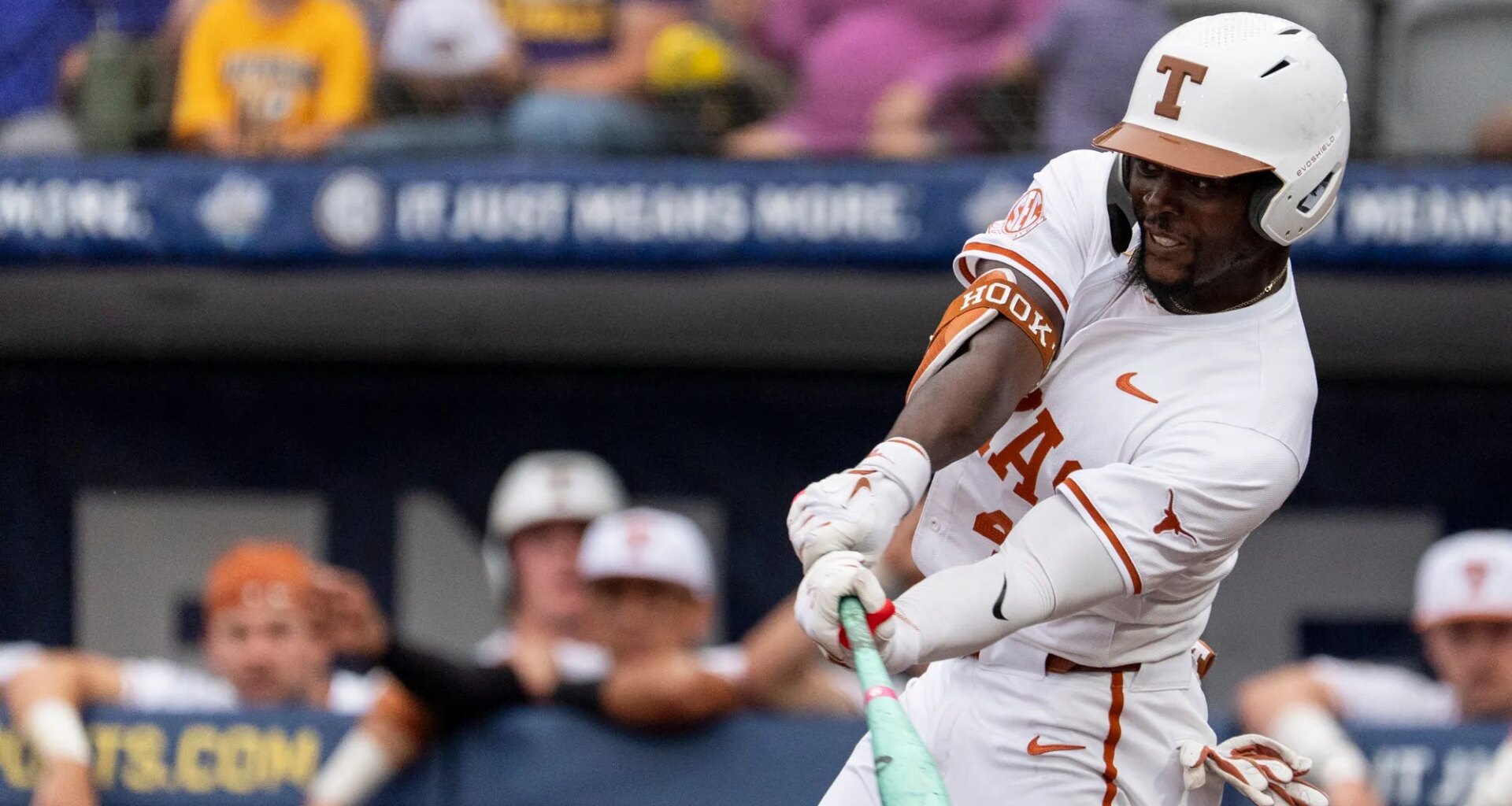 RAPID RECAP: Texas crushes Oregon in NCAA Super Regional Game 1