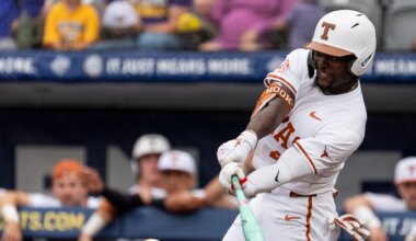 RAPID RECAP: Texas crushes Oregon in NCAA Super Regional Game 1