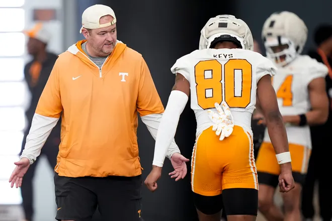 Tennessee coach Josh Heupel talks with Tennessee wide receiver TK Keys (80) during the Vols' spring football practice in Knoxville on March 17, 2026.