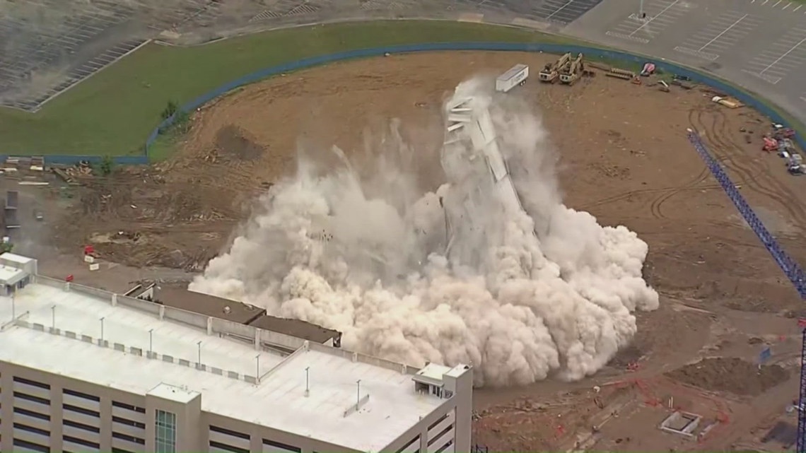 Crews demolish Sheraton Hotel in Arlington