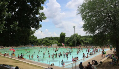 Texas' oldest swimming pool temporarily closes due to repairs