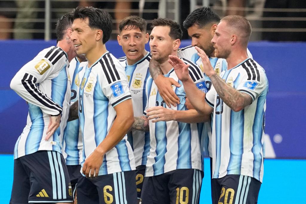 Messi sets World Cup scoring record as defending champion Argentina advances to knockout stage – Sun Sentinel