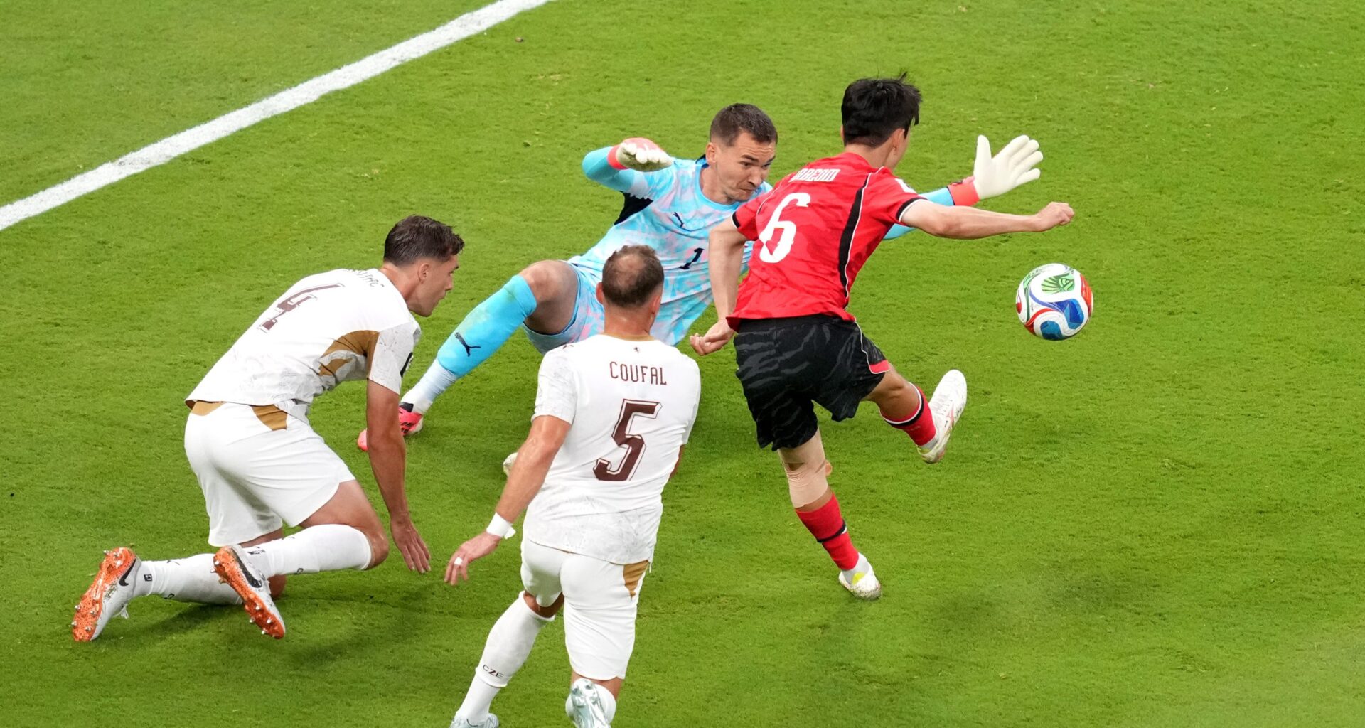 Hwang In-beom sparks South Korea's 2-1 comeback win over the Czech Republic at the World Cup