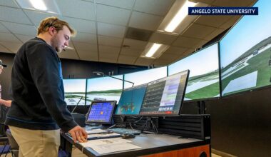 First Texas college joins air traffic controller program