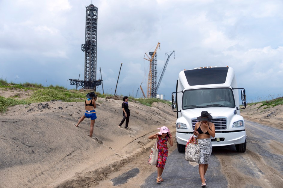 Texas Supreme Court blocks bid to stop SpaceX beach closures