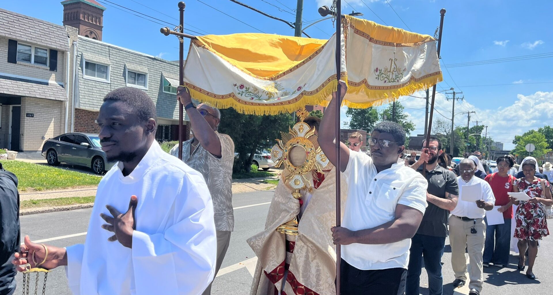 Corpus Christi Procession Draws North Philly Residents Closer to Christ